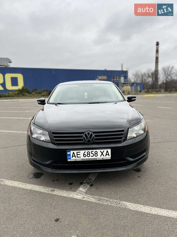 Седан Volkswagen Passat 2012 в Дніпрі