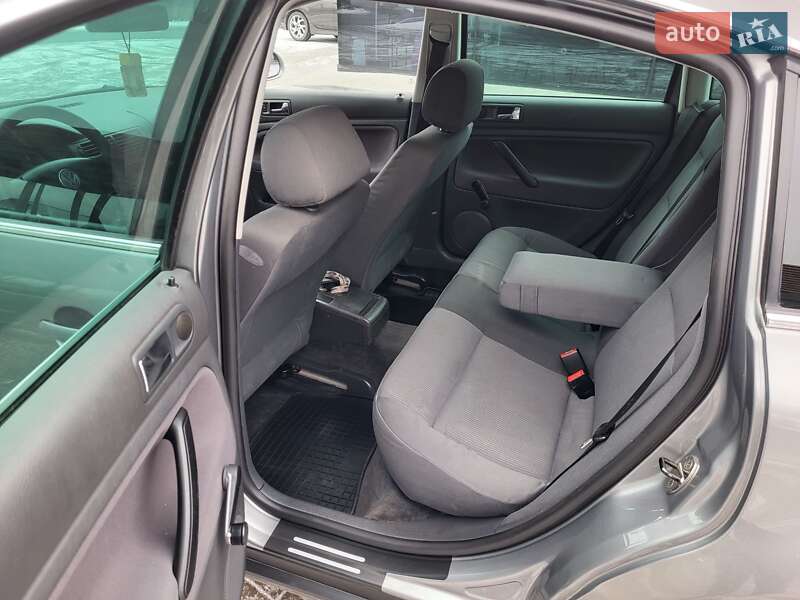 Седан Volkswagen Passat 2003 в Вінниці