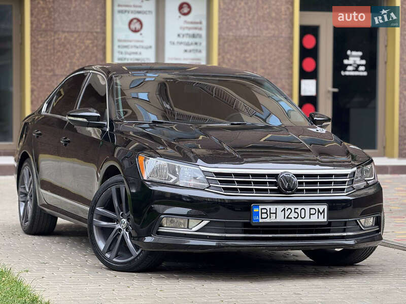Седан Volkswagen Passat 2015 в Одессе