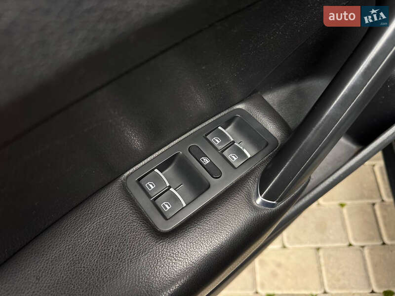 Седан Volkswagen Passat 2015 в Одессе