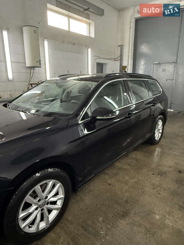 Універсал Volkswagen Passat 2016 в Києві