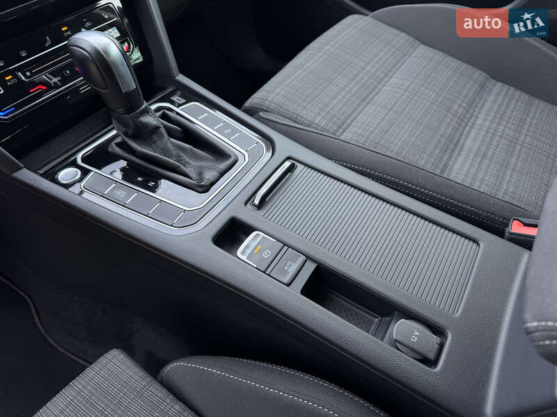 Універсал Volkswagen Passat 2020 в Луцьку фото 23 Універсал Volkswagen Passat 2020 в Луцьку