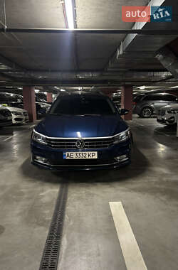 Седан Volkswagen Passat 2017 в Дніпрі