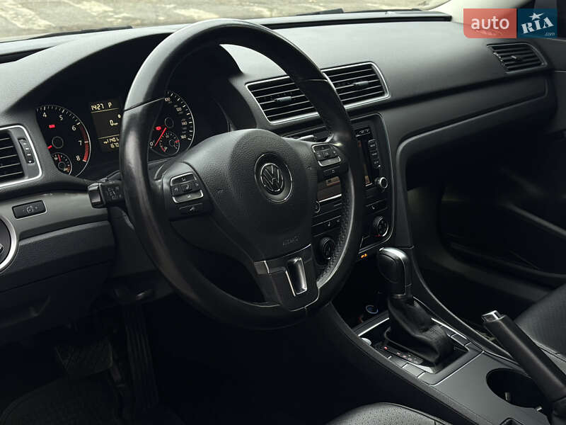 Седан Volkswagen Passat 2015 в Николаеве