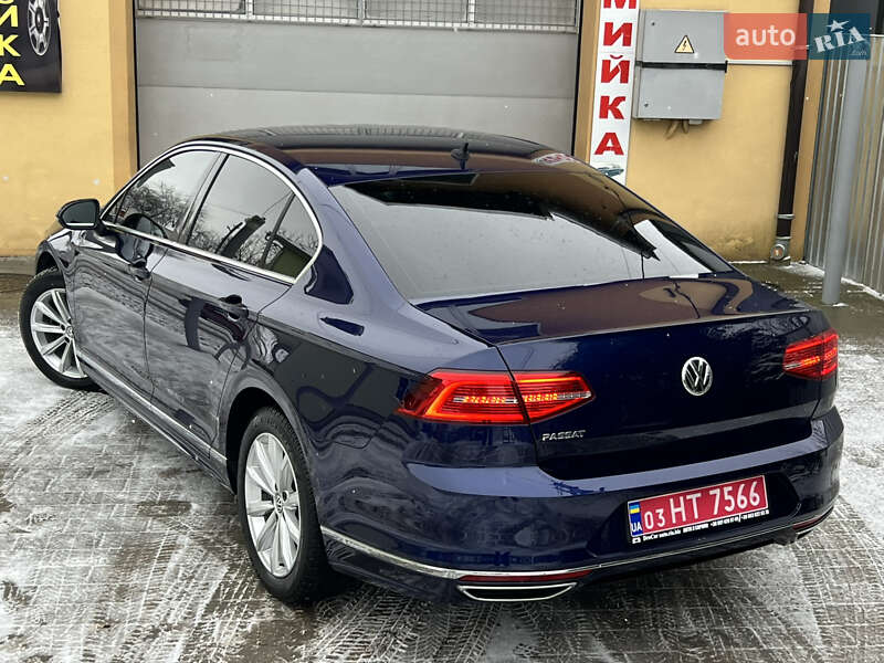 Седан Volkswagen Passat 2019 в Дрогобыче