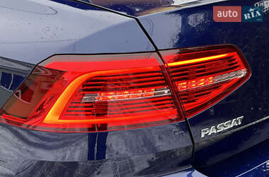 Седан Volkswagen Passat 2019 в Дрогобыче