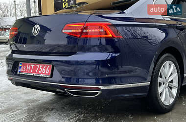 Седан Volkswagen Passat 2019 в Дрогобыче
