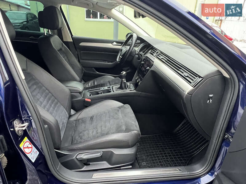 Седан Volkswagen Passat 2019 в Дрогобыче