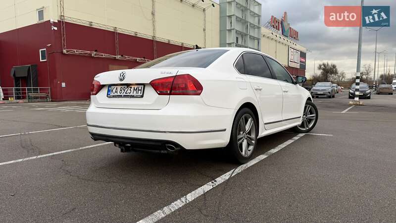 Седан Volkswagen Passat 2011 в Киеве