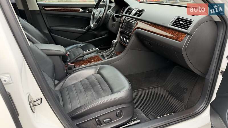 Седан Volkswagen Passat 2011 в Киеве