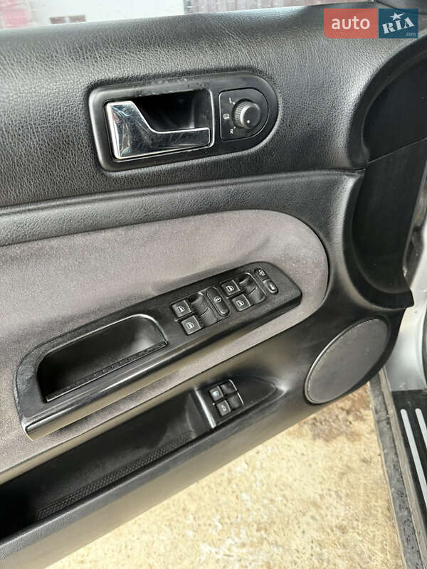 Седан Volkswagen Passat 2002 в Тлумачі