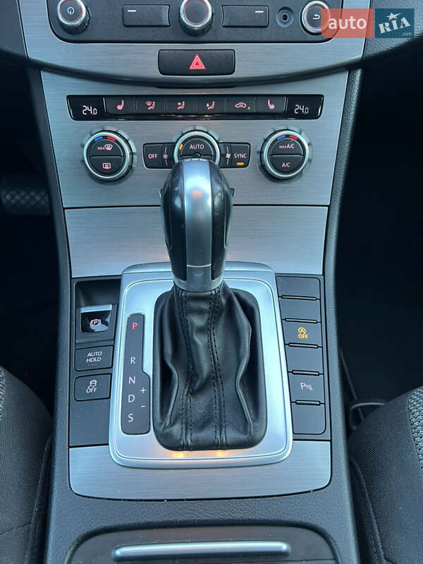 Универсал Volkswagen Passat 2014 в Ровно