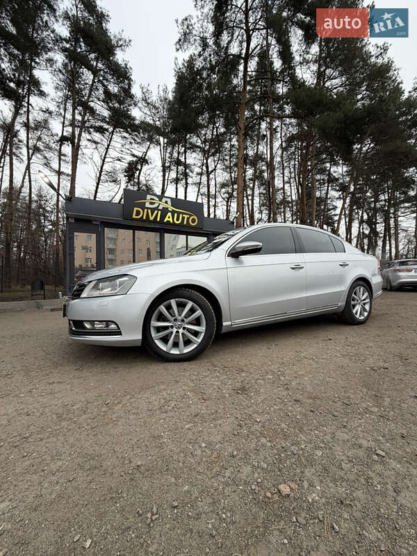 Седан Volkswagen Passat 2012 в Киеве