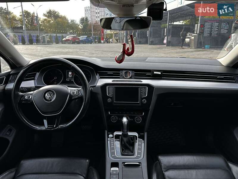 Седан Volkswagen Passat 2015 в Запорожье