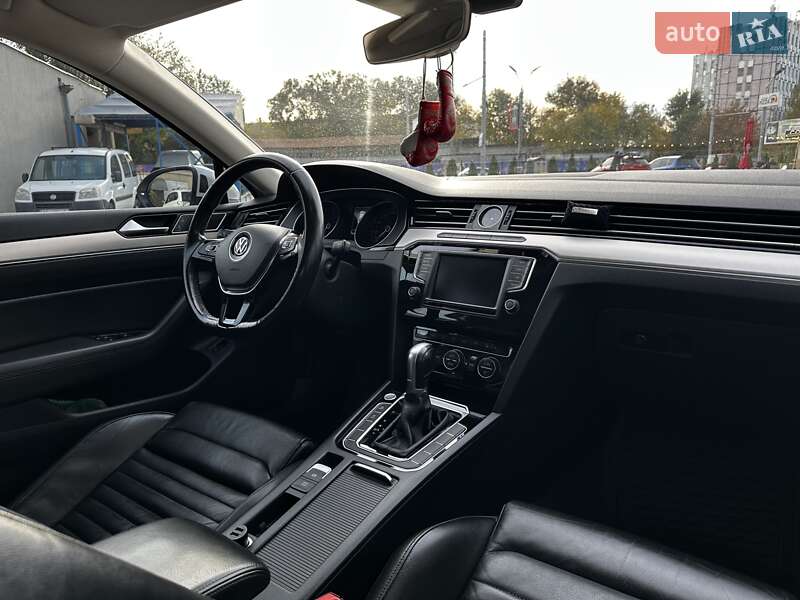 Седан Volkswagen Passat 2015 в Запорожье