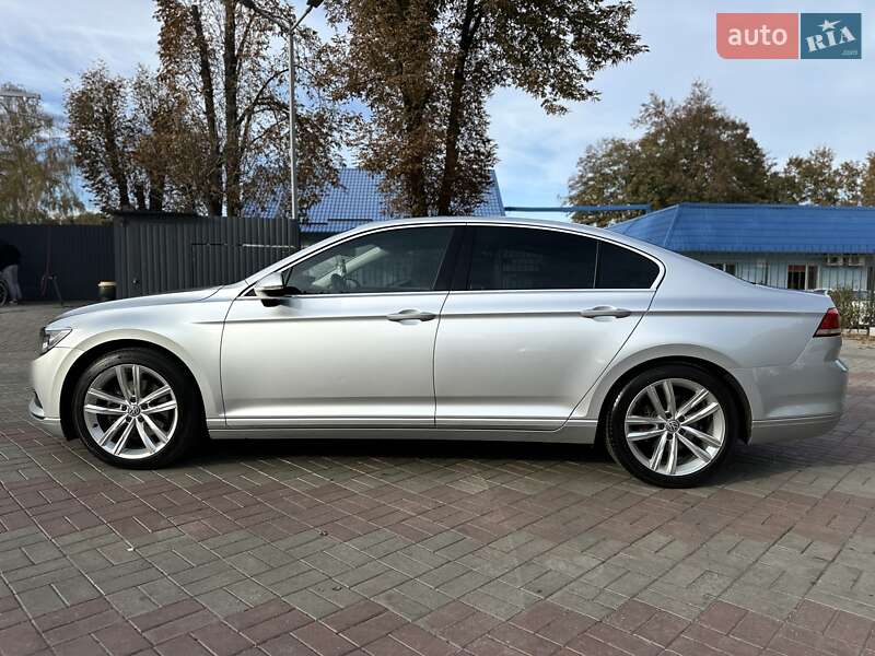 Седан Volkswagen Passat 2015 в Запорожье