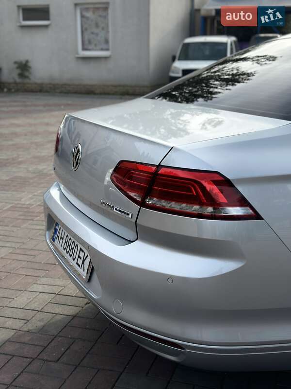 Седан Volkswagen Passat 2015 в Запорожье