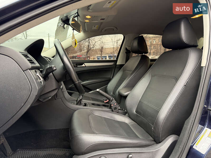 Седан Volkswagen Passat 2013 в Миколаєві