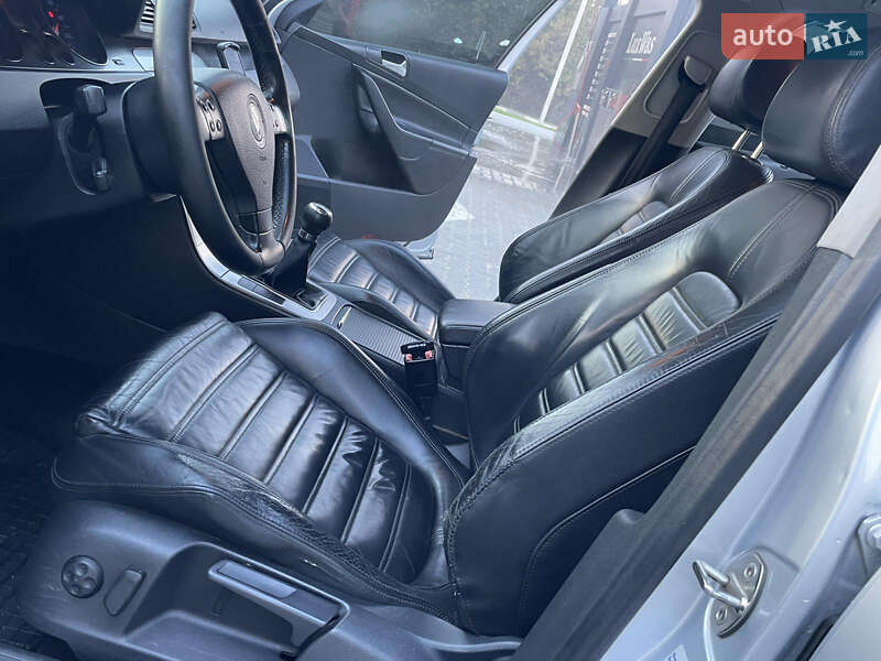 Універсал Volkswagen Passat 2006 в Дрогобичі