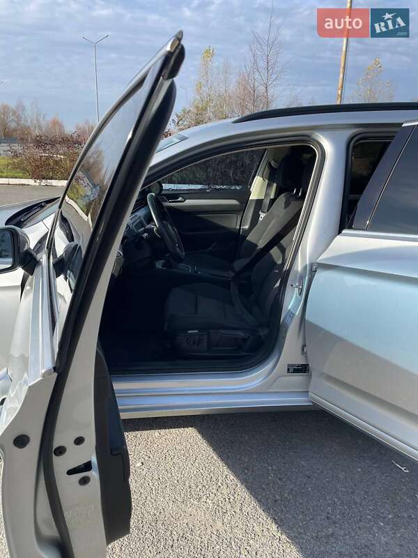 Универсал Volkswagen Passat 2016 в Звягеле