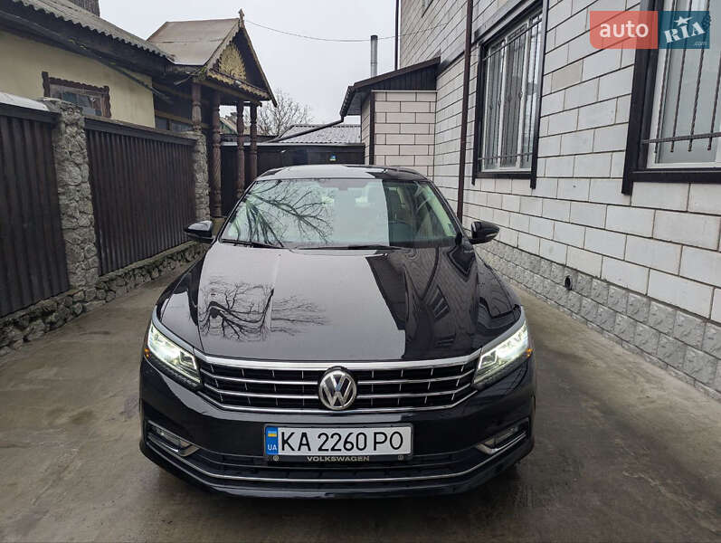 Седан Volkswagen Passat 2017 в Києві