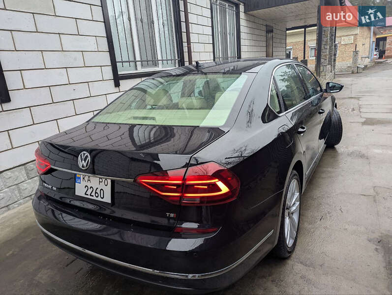 Седан Volkswagen Passat 2017 в Києві