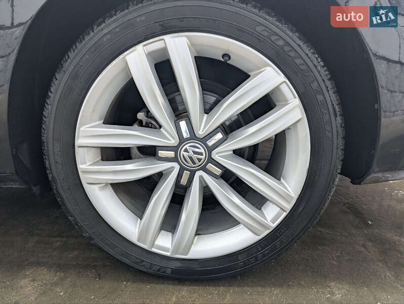 Седан Volkswagen Passat 2017 в Києві