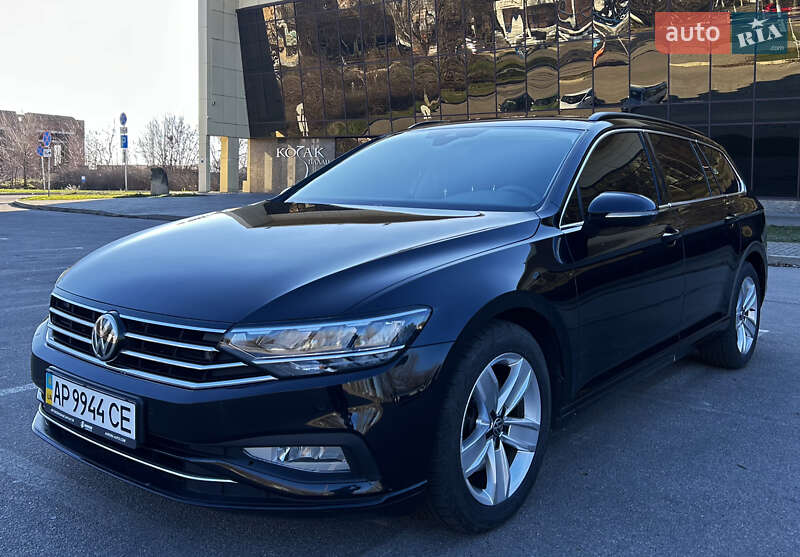 Универсал Volkswagen Passat 2019 в Запорожье