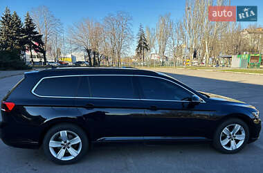 Универсал Volkswagen Passat 2019 в Запорожье