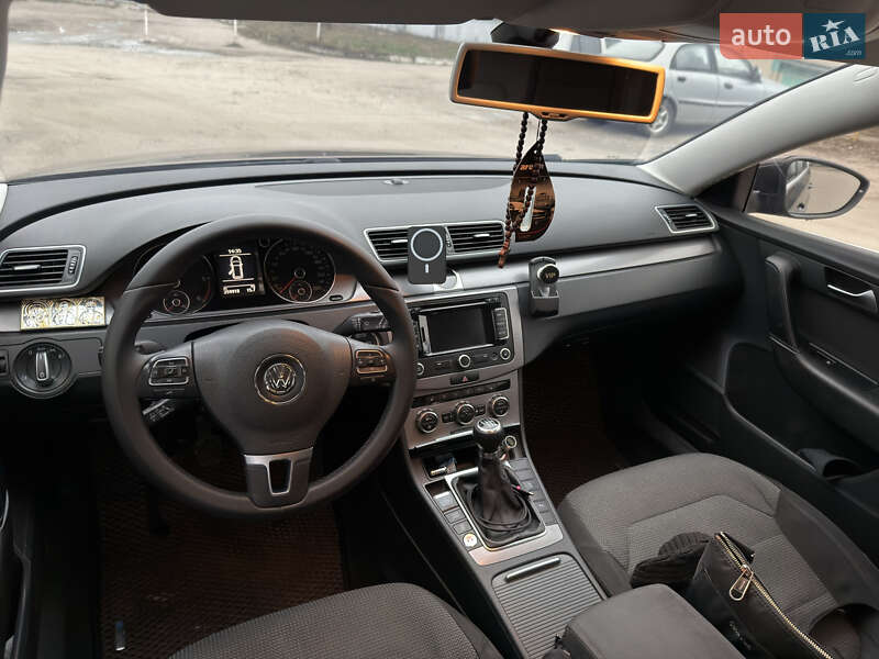 Универсал Volkswagen Passat 2012 в Сумах