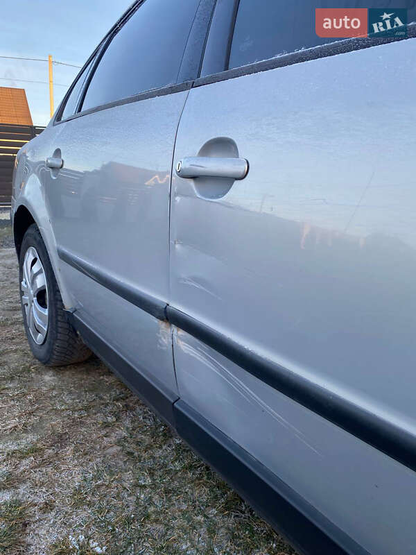 Седан Volkswagen Passat 1996 в Ратным
