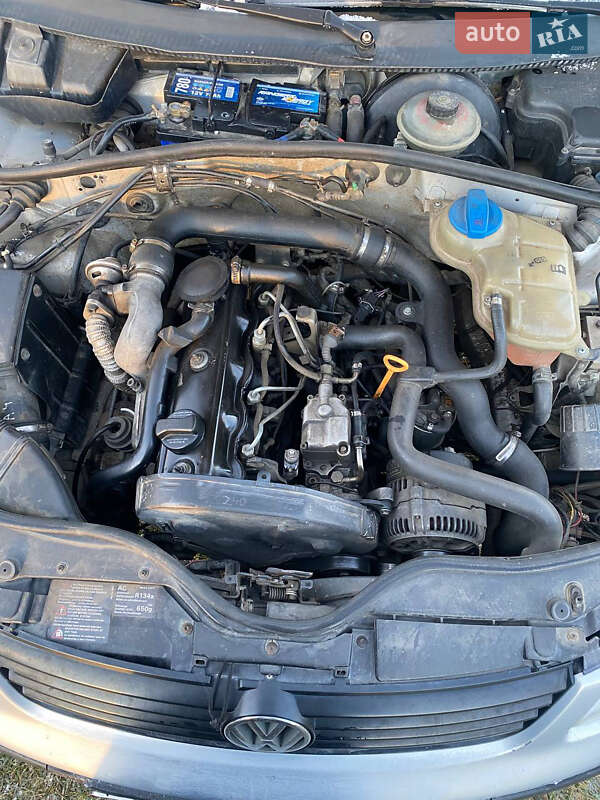 Седан Volkswagen Passat 1996 в Ратным