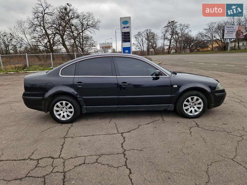 Седан Volkswagen Passat 2003 в Черкассах