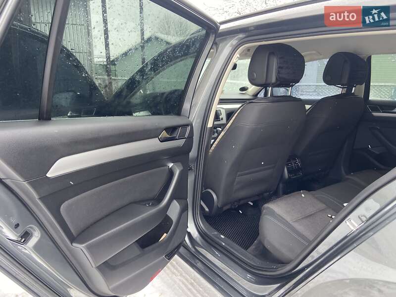 Универсал Volkswagen Passat 2017 в Ивано-Франковске