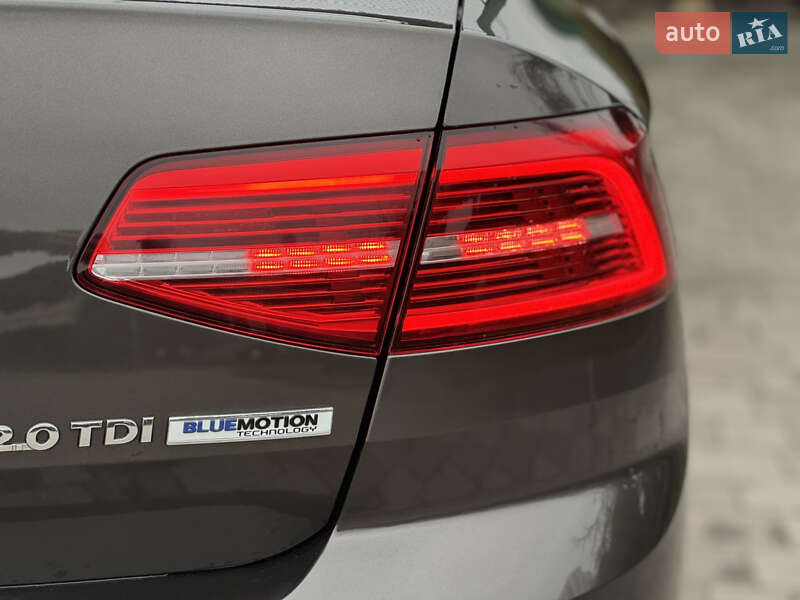 Седан Volkswagen Passat 2015 в Ровно