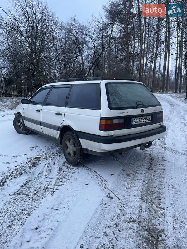 Универсал Volkswagen Passat 1992 в Пересечном