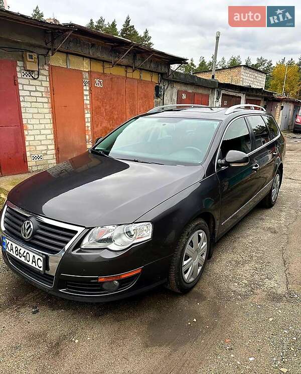Універсал Volkswagen Passat 2010 в Києві