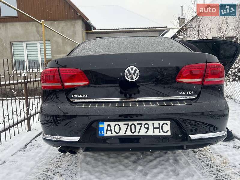 Седан Volkswagen Passat 2012 в Іршаві