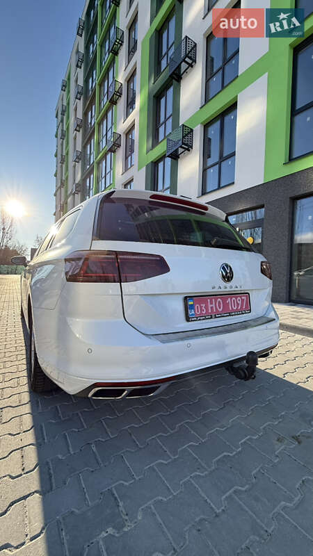 Універсал Volkswagen Passat 2022 в Вараші