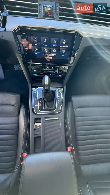 Універсал Volkswagen Passat 2022 в Вараші