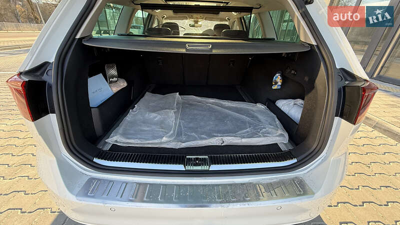 Універсал Volkswagen Passat 2022 в Вараші