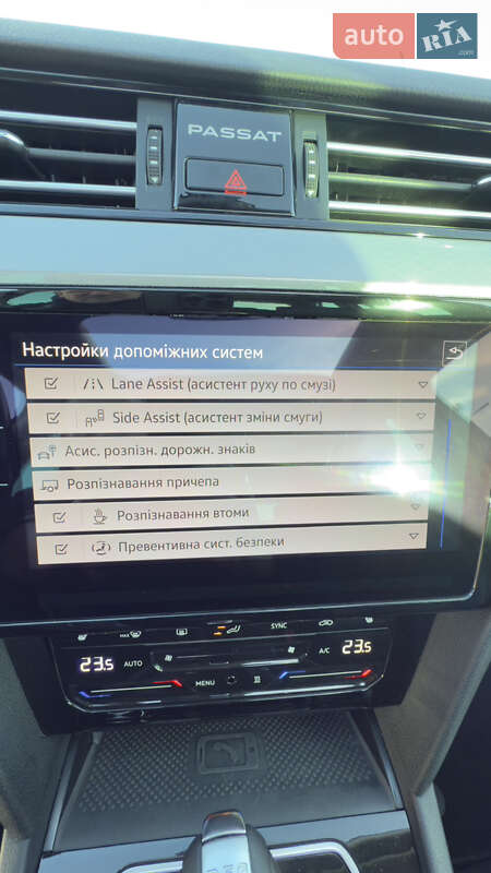 Універсал Volkswagen Passat 2022 в Вараші