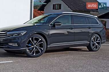 Универсал Volkswagen Passat 2021 в Коростене
