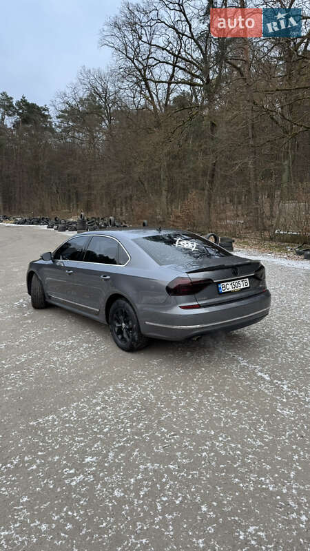 Седан Volkswagen Passat 2016 в Киеве