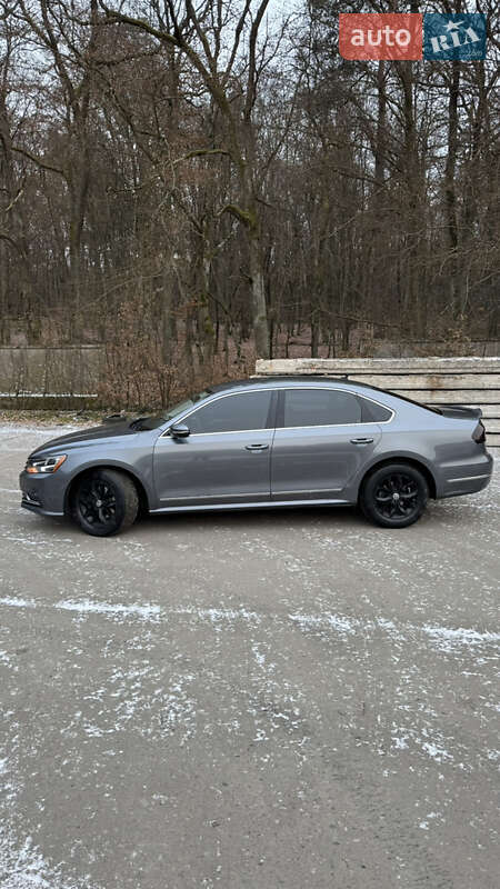 Седан Volkswagen Passat 2016 в Киеве
