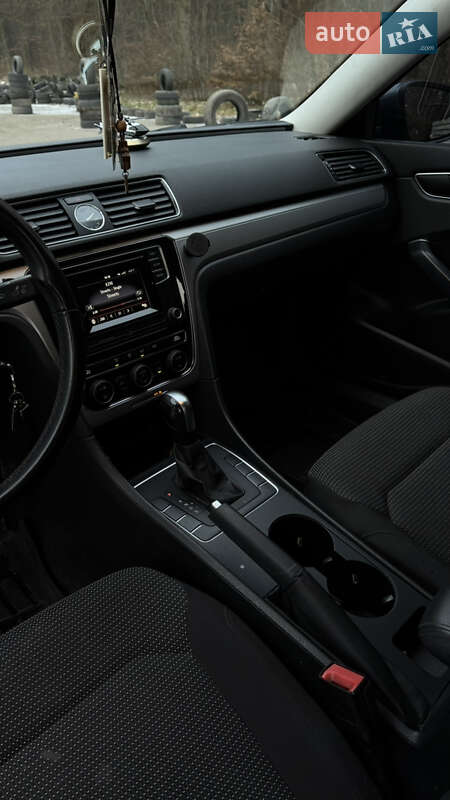 Седан Volkswagen Passat 2016 в Киеве