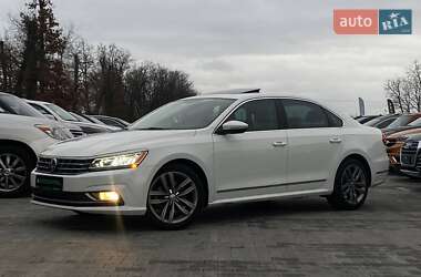 Седан Volkswagen Passat 2017 в Киеве