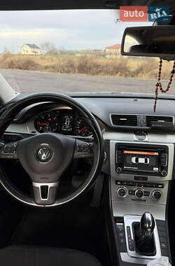 Седан Volkswagen Passat 2012 в Львове