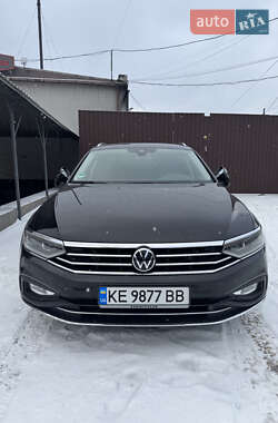 Універсал Volkswagen Passat 2020 в Дніпрі