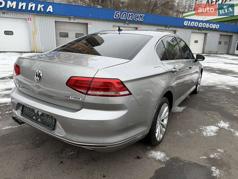 Седан Volkswagen Passat 2015 в Киеве